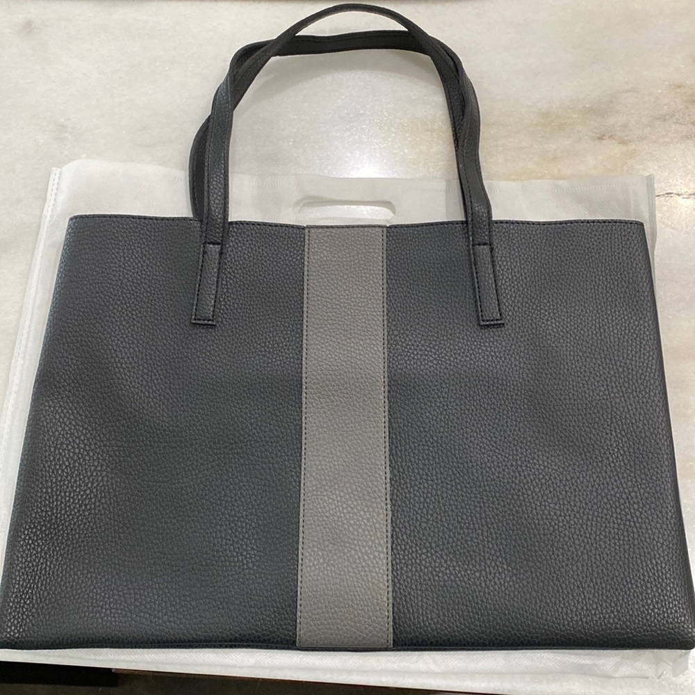 Vince Camuto tote NWOT